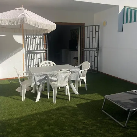 De 1 En Victoria Court 2 Cristianos. *