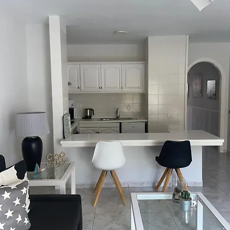 De 1 En Victoria Court 2 Cristianos. * Los Cristianos (Tenerife)