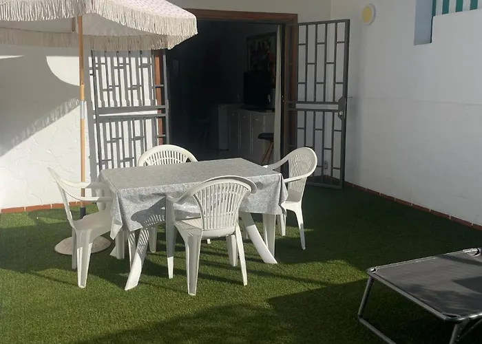 De 1 En Victoria Court 2 Cristianos. *