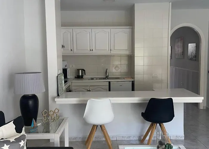 De 1 En Victoria Court 2 Cristianos. * Los Cristianos (Tenerife)